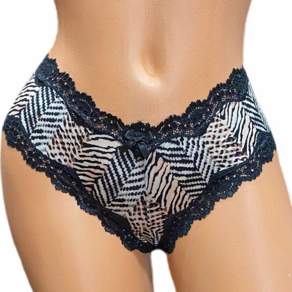 Victoria’s Secret Supersoft Satiny Lace trim cheeky panty Animal print Medium - Picture 2 of 3